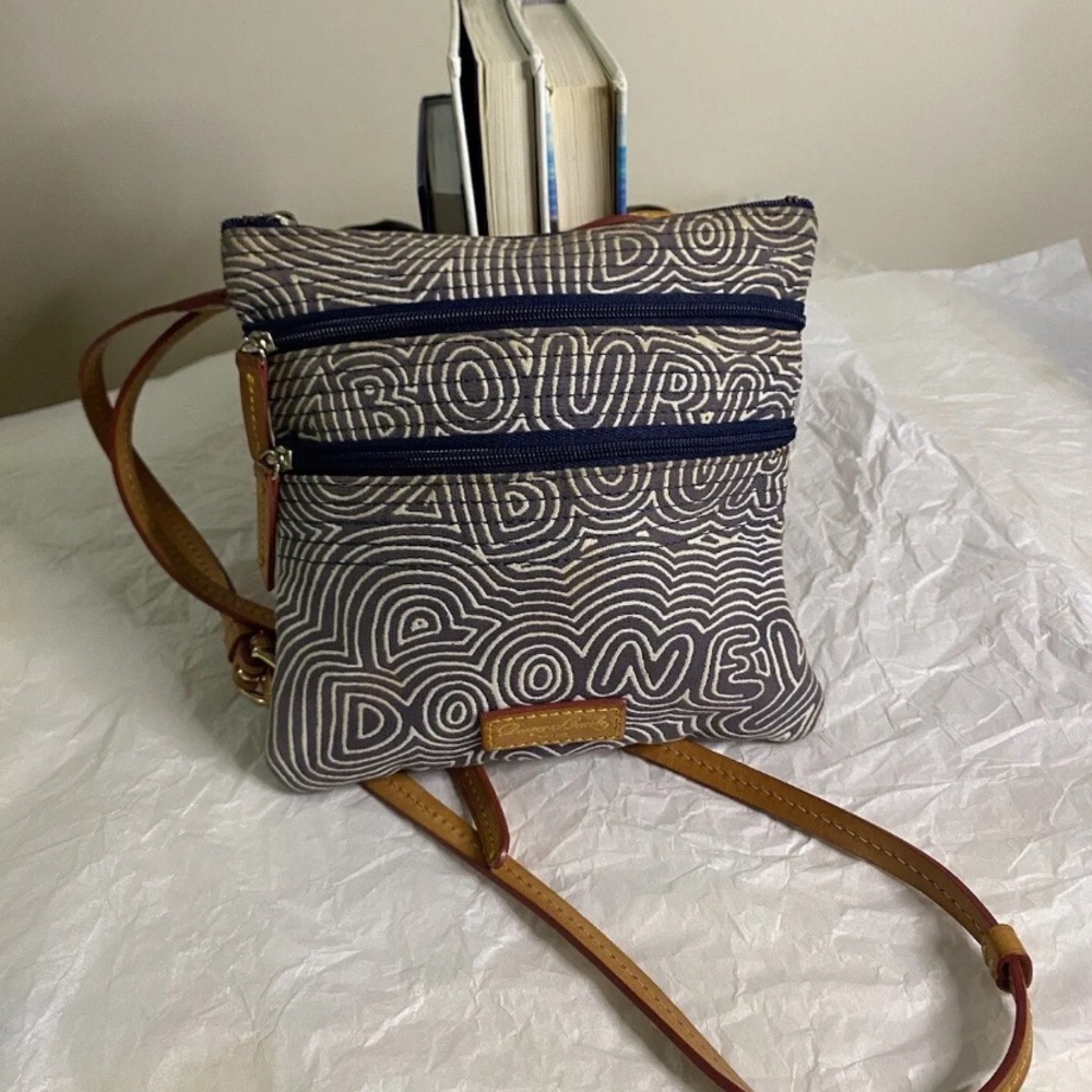 Dooney & Bourke Mini Crossbody Shoulder Bag Spellout Pattern Purse Leather Strap